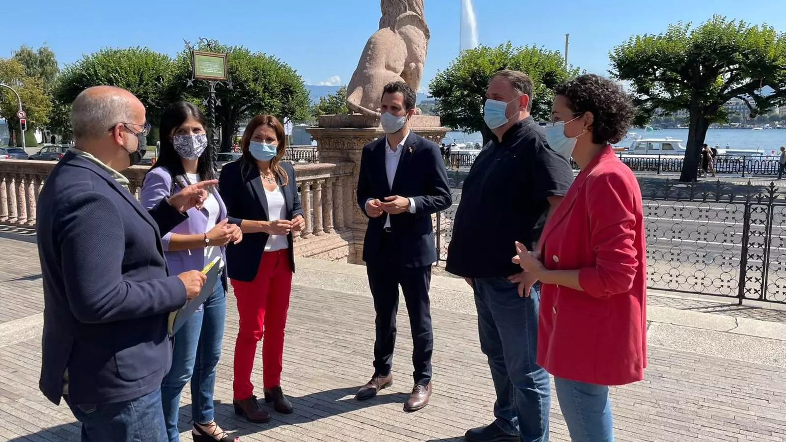 Oriol Lladó, Marta Vilalta, Laura Vilagrà, Roger Torrent, Oriol Junqueras y Marta Rovira este jueves a Ginebra.