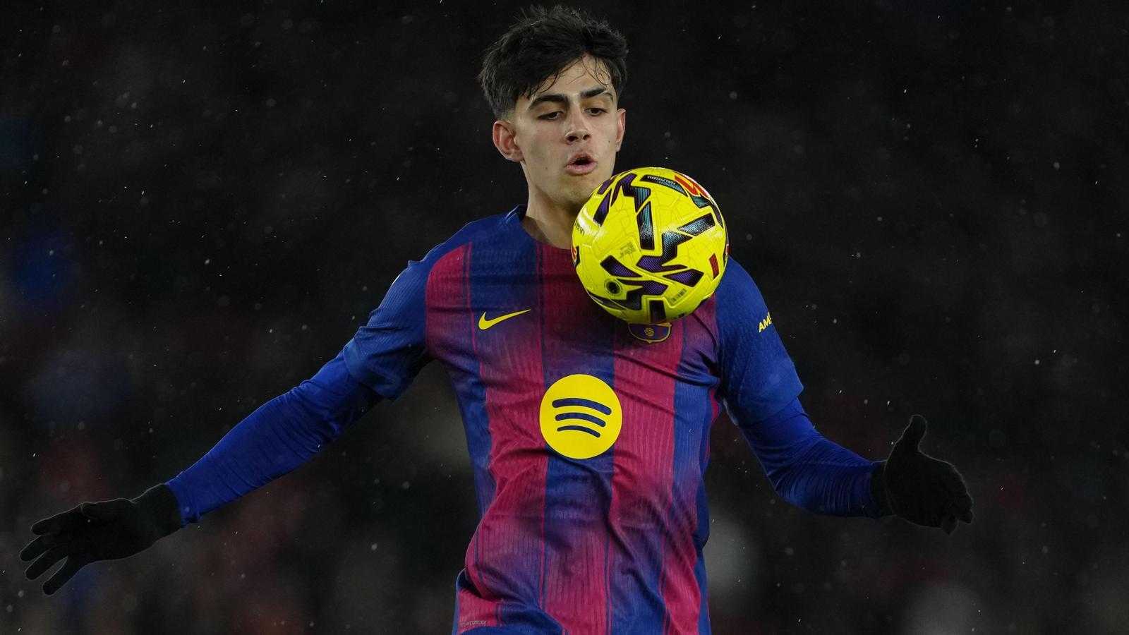 Marc Bernal durante el partido ante el Real Oviedo.