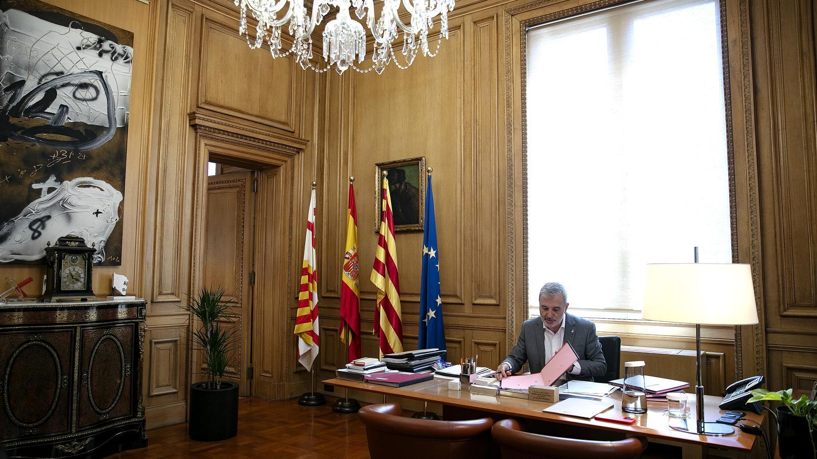 The mayor of Barcelona, Jaume Collboni, in his office.