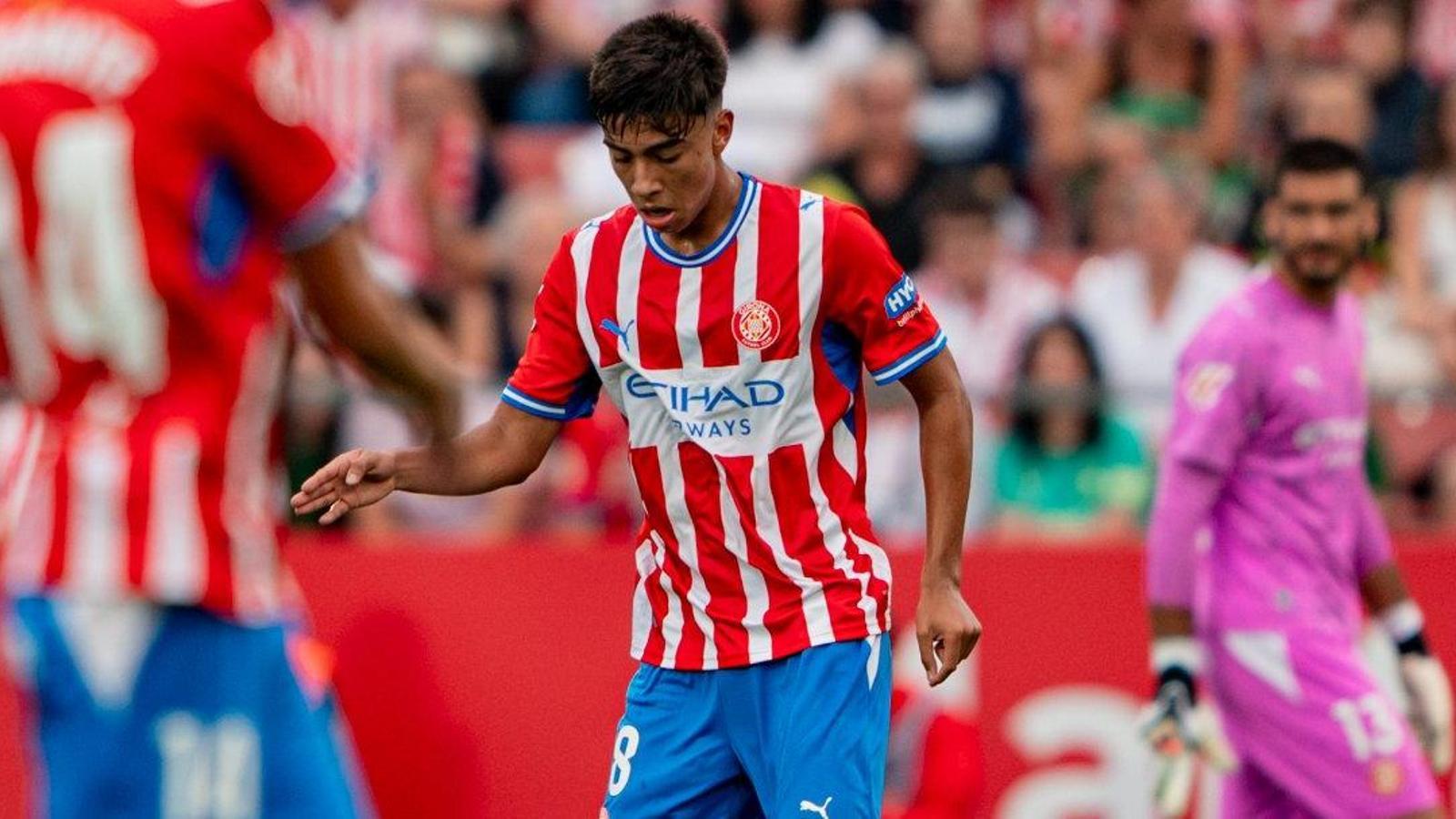 Junior, in his debut with Girona in professional football