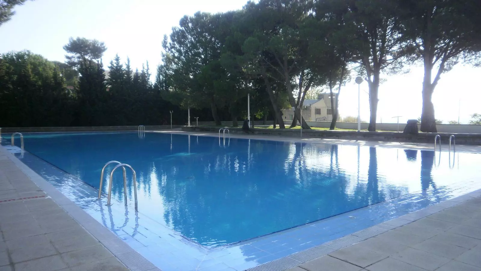 Mor ofegat un jove de 21 anys a la piscina municipal de Gardeny de Lleida