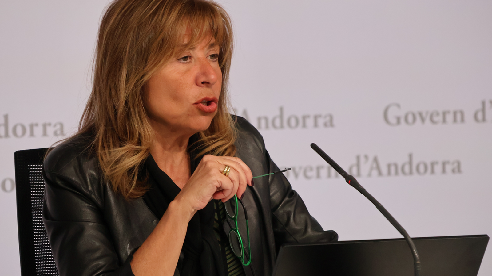 La ministra de Presidència, Economia, Treball i Habitatge, Conxita Marsol, durant la roda de premsa.