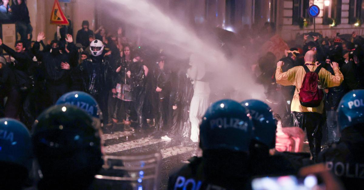 Anti-government cost-of-living protests spread across Italian cities