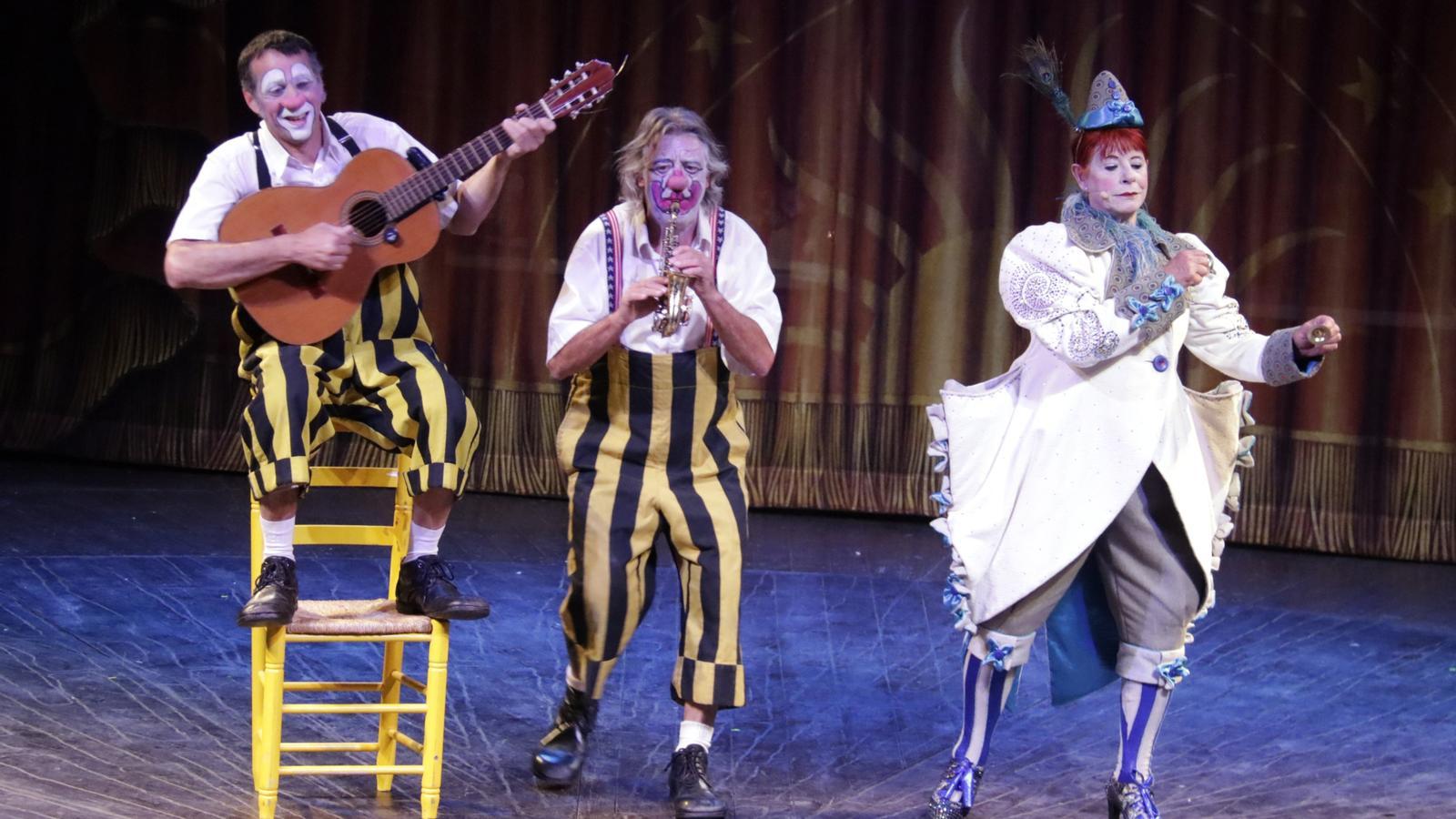 Una escena de l'espectacle 'Què bèstia!' del Circ Cric, el 24 d'abril de 2021