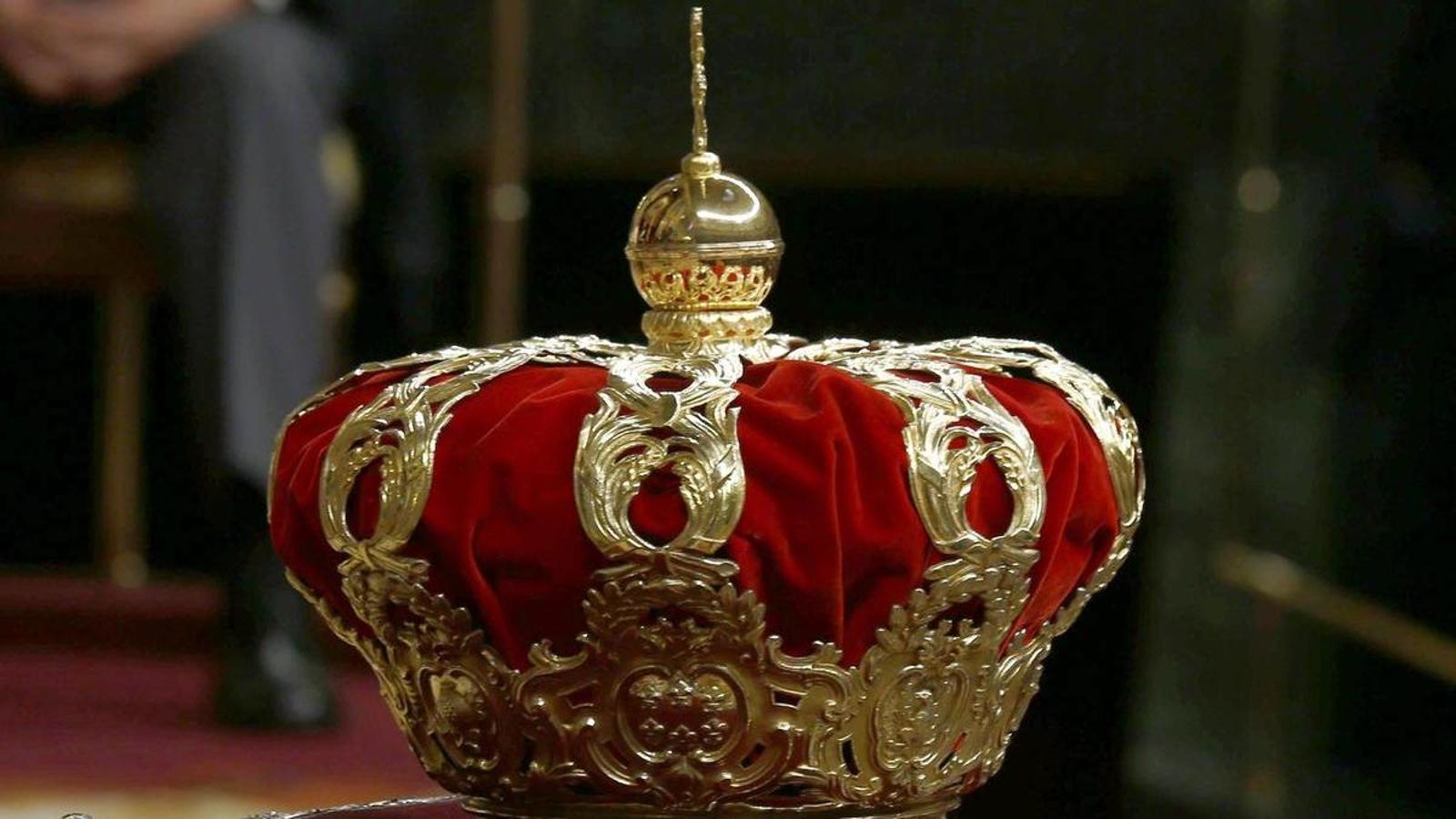 Declining royal families.