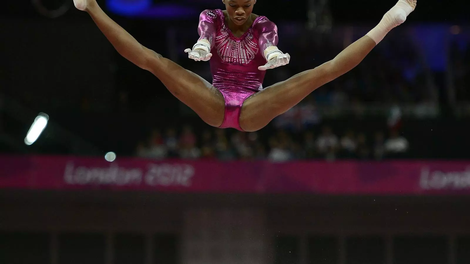 Gabrielle Douglas, or en gimnàstica artística