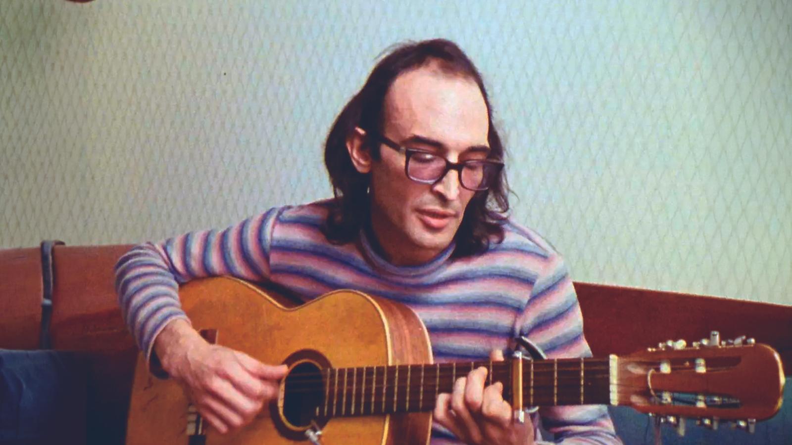 Chicho Sánchez Ferlosio im Jahr 1977, im Alter von 37 Jahren, im schwedischen Dokumentarfilm Da gryr morgonens timme (Der Morgen dämmert).