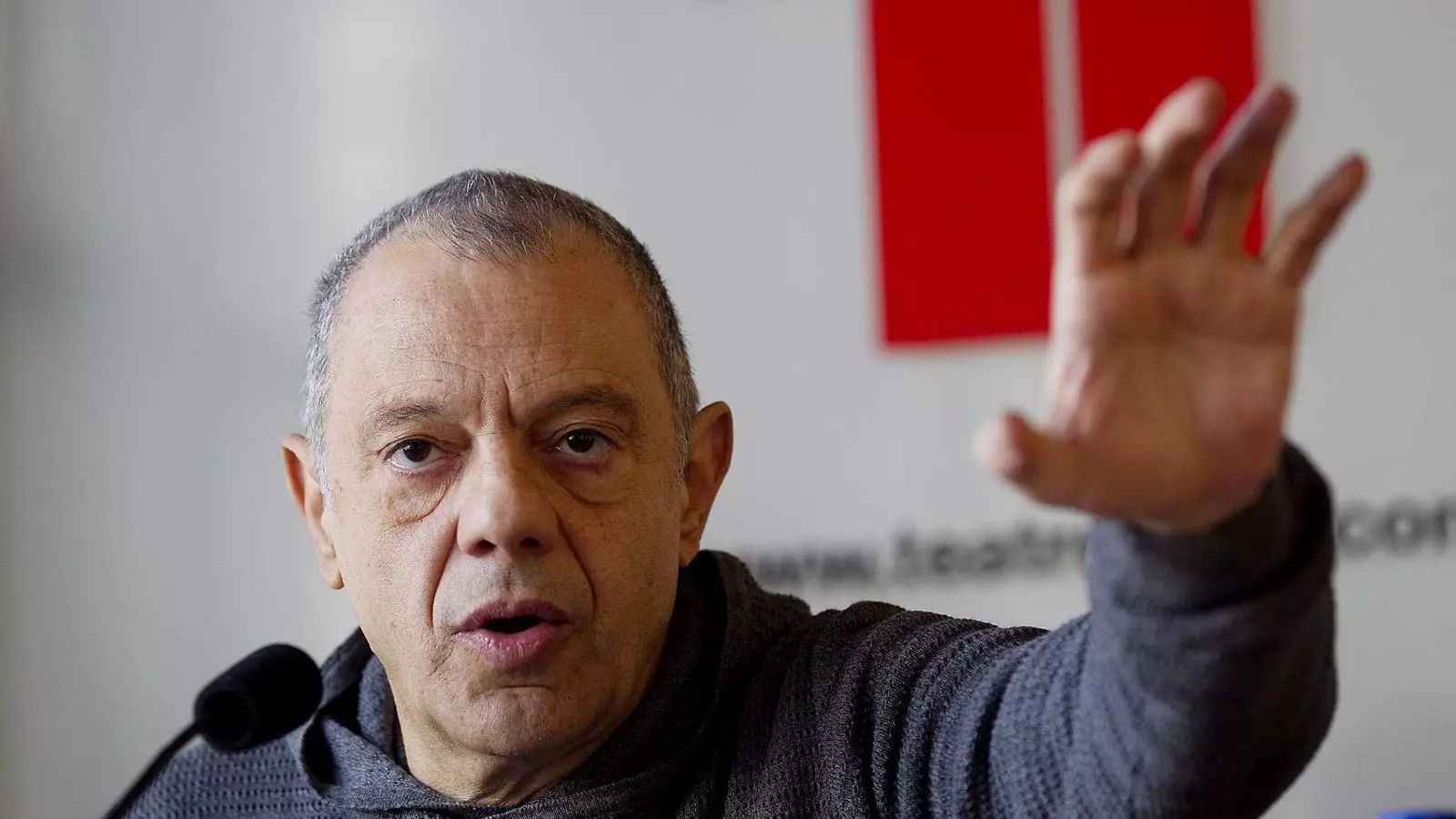 El director del Teatre Lliure, Lluís Pasqual, va renovar el càrrec per dos anys més fa unes setmanes.