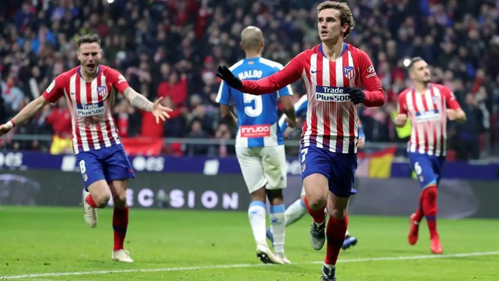 Griezmann celebra el gol de penal marcat a l'Espanyol