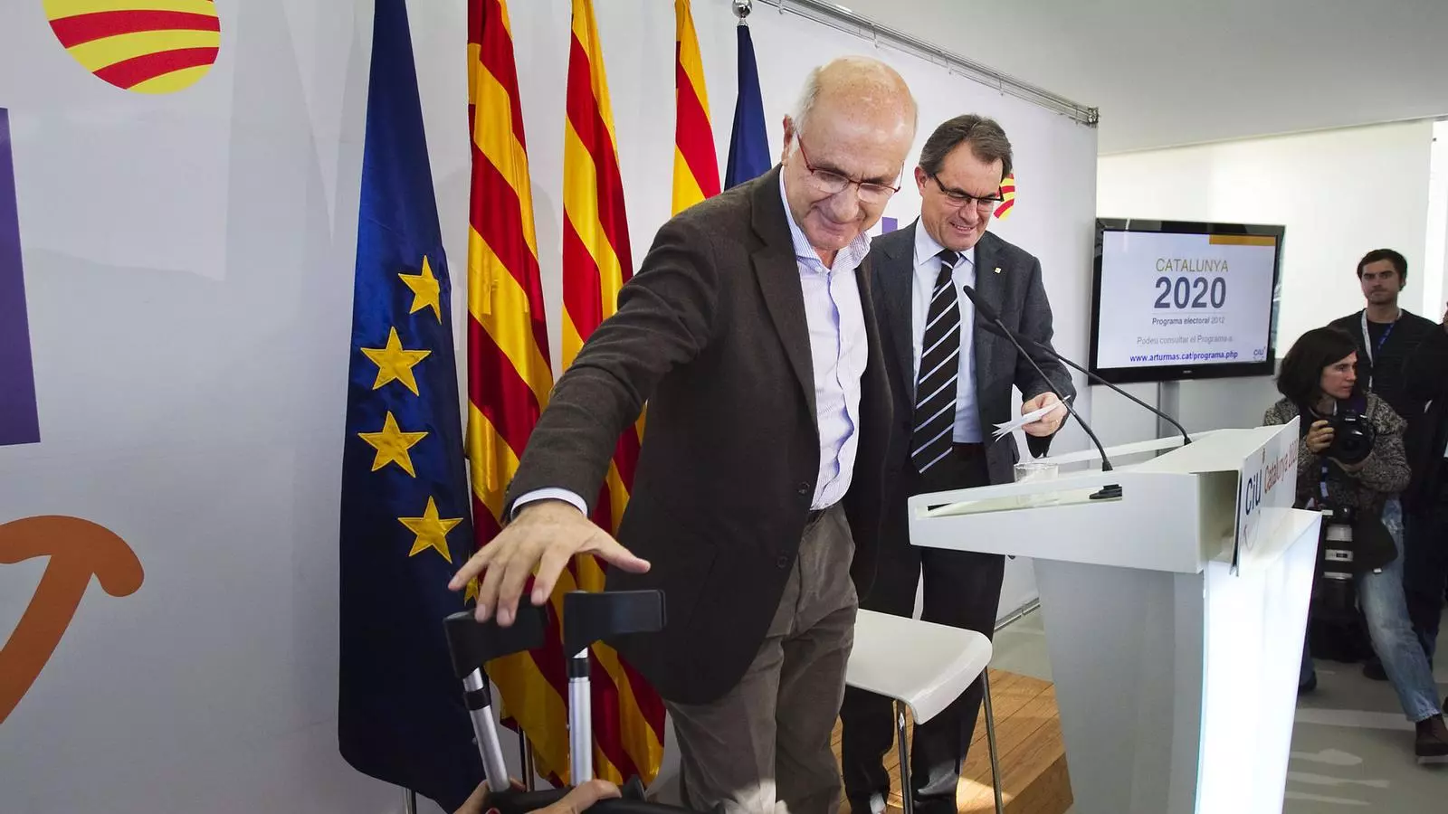 UN PROGRAMA BASAT EN L'ESTAT PROPI Artur Mas i Josep A. Duran i Lleida van presentar fa una setmana el programa electoral de CiU a les eleccions catalanes. Tot i les desavinences posteriors, Mas considera que cal fixar-se en "el que està escrit" i evita entrar en disputa públicament amb el seu soci de federació.