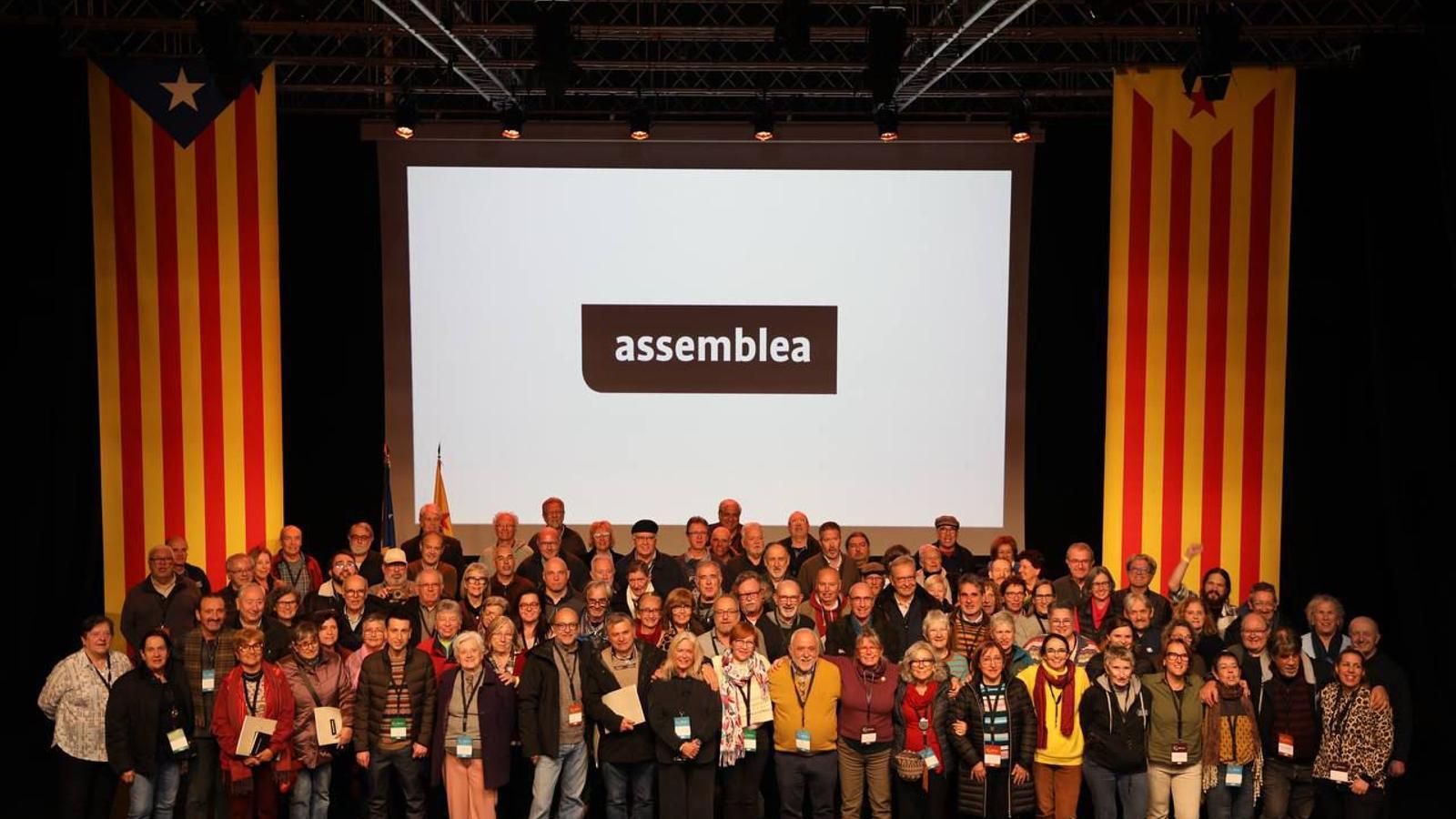 The members of the current secretariat, in an archive image