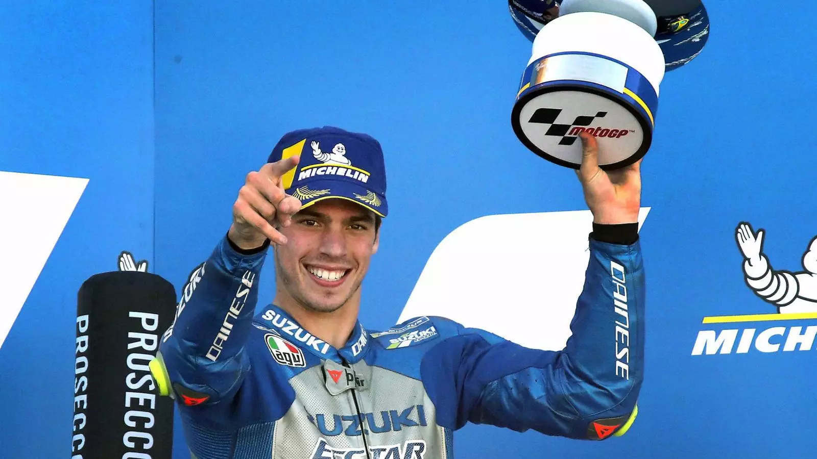 El mallorquí Joan Mir celebrant el seu liderat a Moto GP després de ser tercer a Alcanyís.