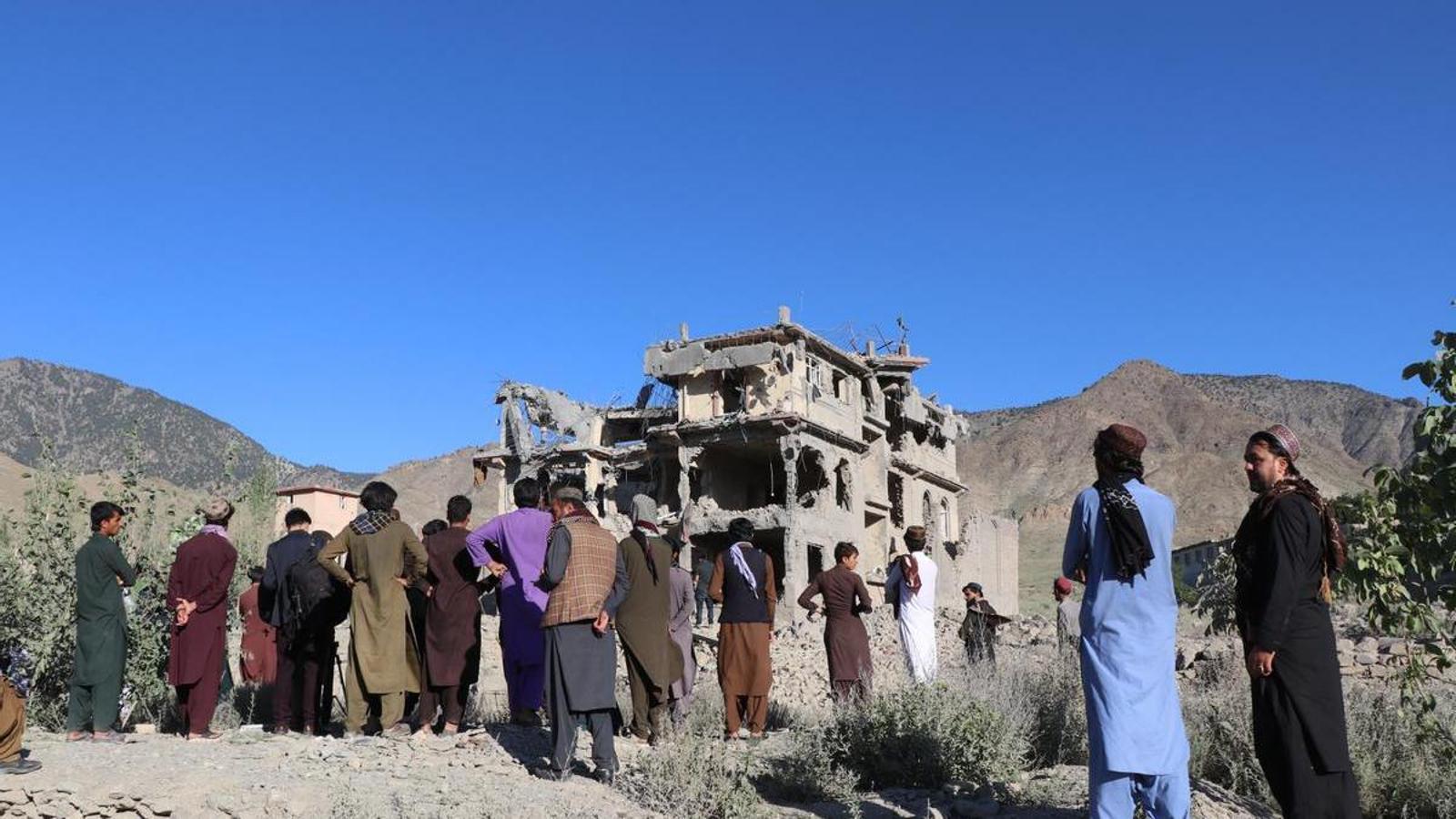 Escenario de la devastación provocada por el ataque de Pakistán a la localidad de Mandakhel, Afganistán.