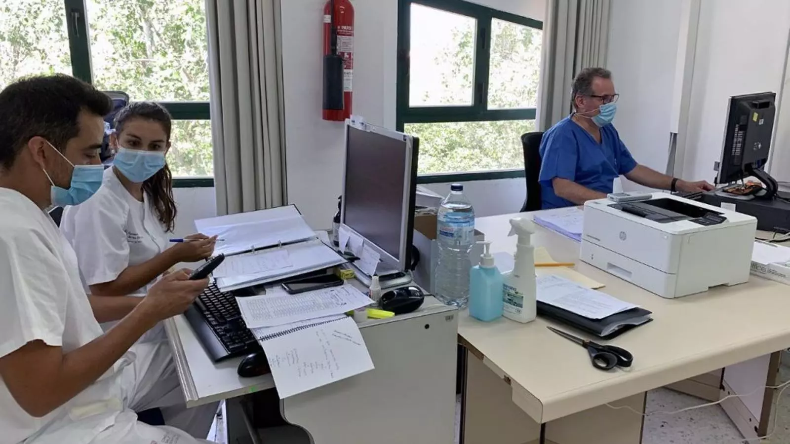 Els professionals de l'Àrea de Salut de Menorca segueixen identificant nous contagis.
