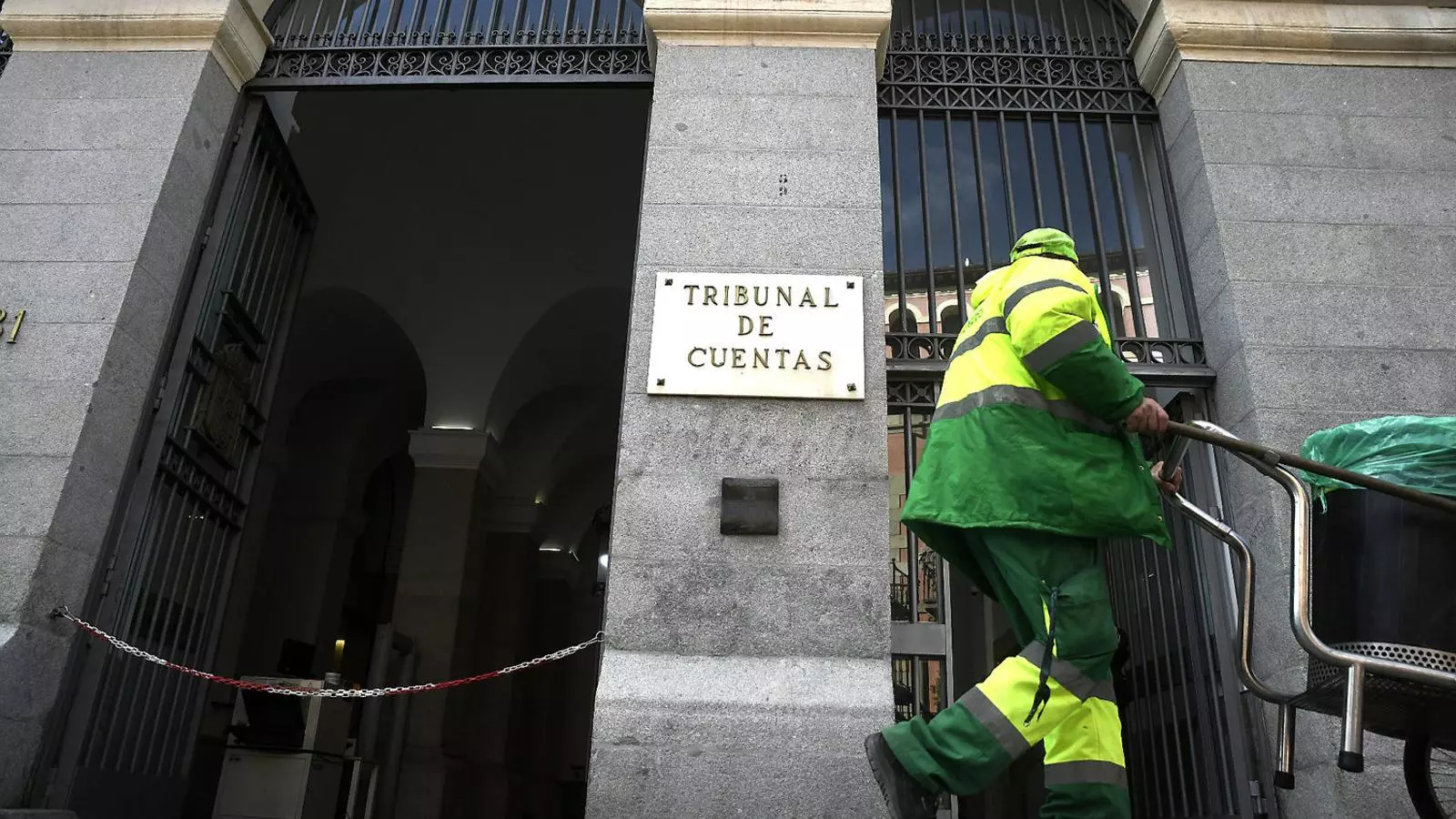 Façana principal de la seu del Tribunal de Comptes, a Madrid, que no exerceix com un tribunal com a tal sinó d’ens fiscalitzador de l’administració.