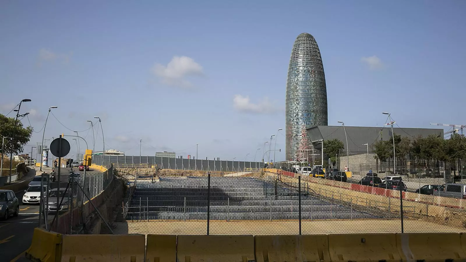 Colau adjudica les obres de Glòries a 20 empreses