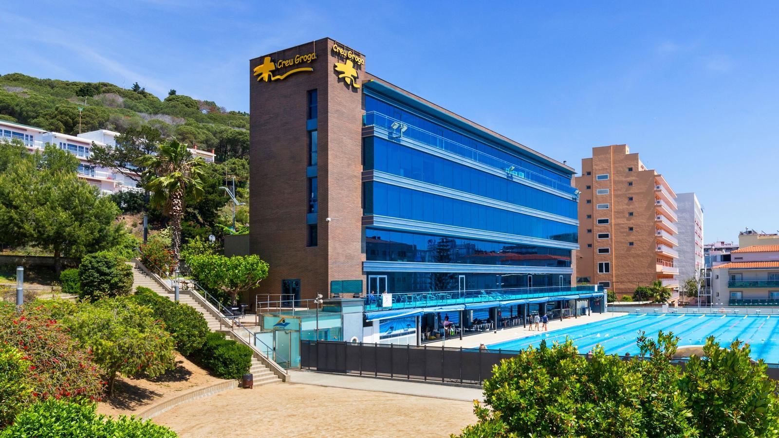 A centre of the Creu Groga Group