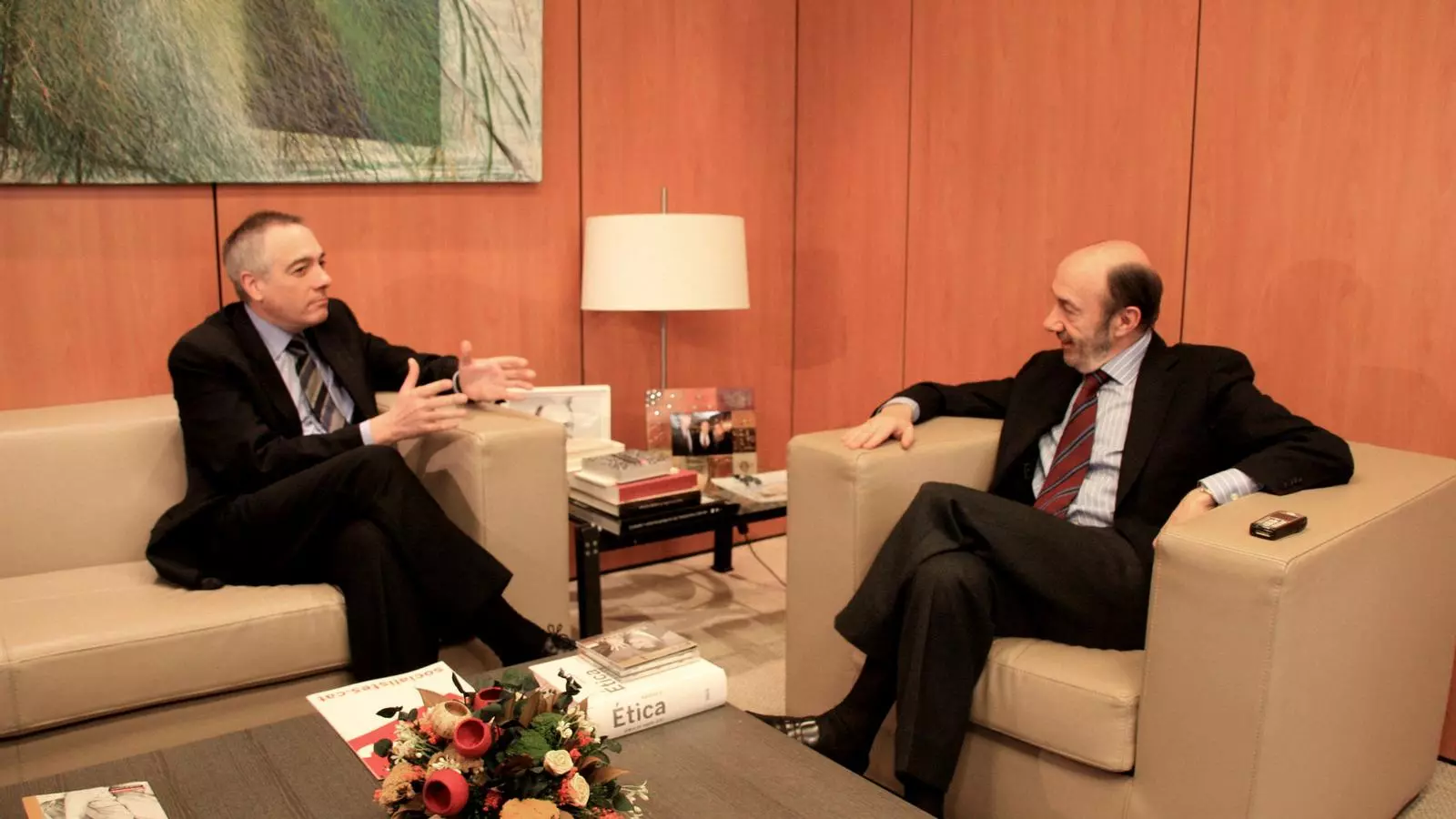 Pere Navarro i Alfredo Pérez Rubalcaba es van reunir al mes de febrer a la seu del PSOE al carrer Ferraz de Madrid.
