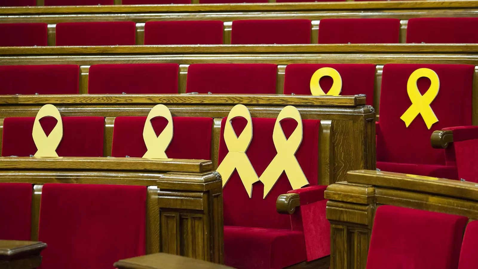 Els diputats suspesos per Llarena ja no cobren del Parlament