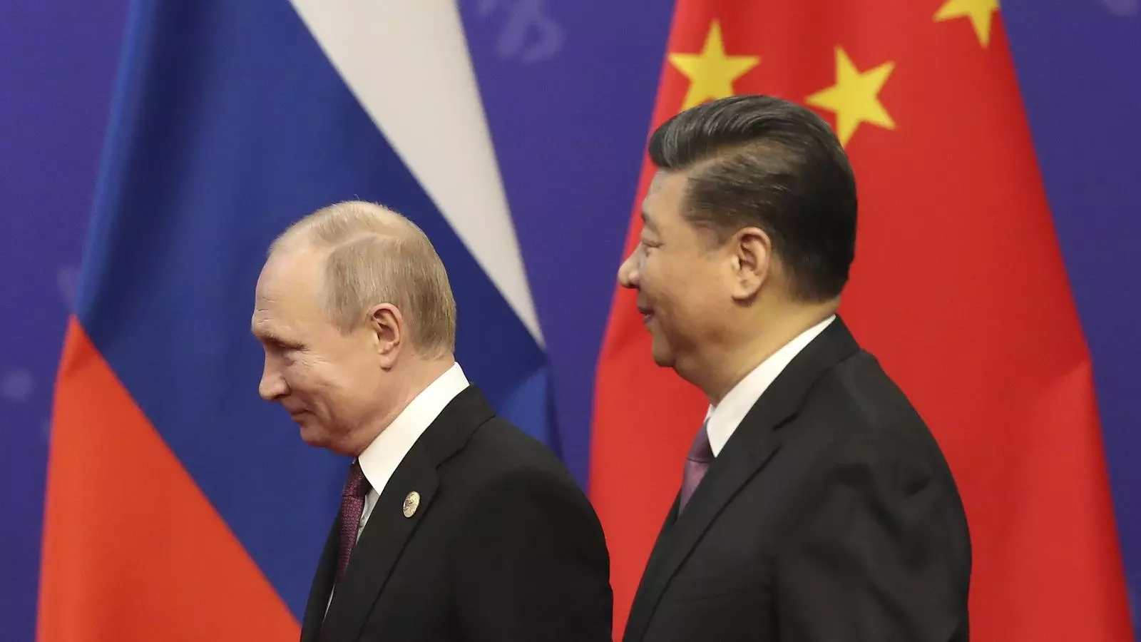 El president de Rússia, Vladímir Putin, i el de la Xina, Xi Jinping, són dos dels més interessats a ocupar el buit dels EUA a l'Afganistan