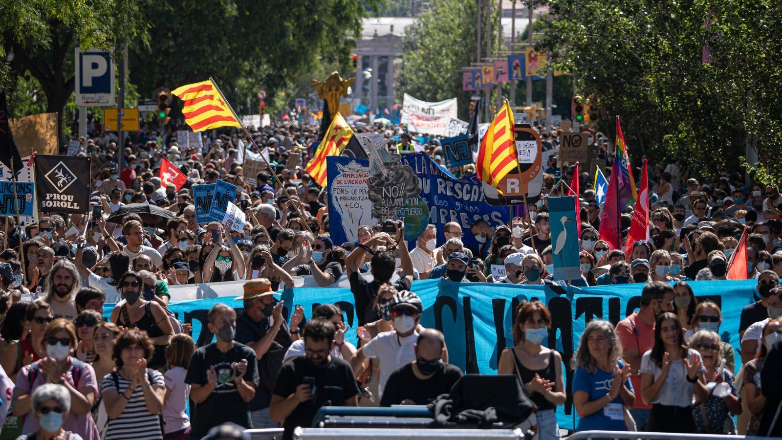 El análisis de Antoni Bassas: 'Después de la manifestación de los aviones y los calabacines'