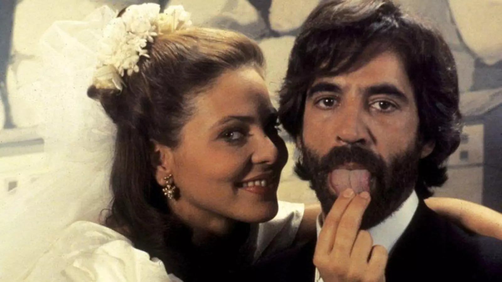 Ornella Muti i Imanol Arias a la pel·lícula 'El amante bilingüe'