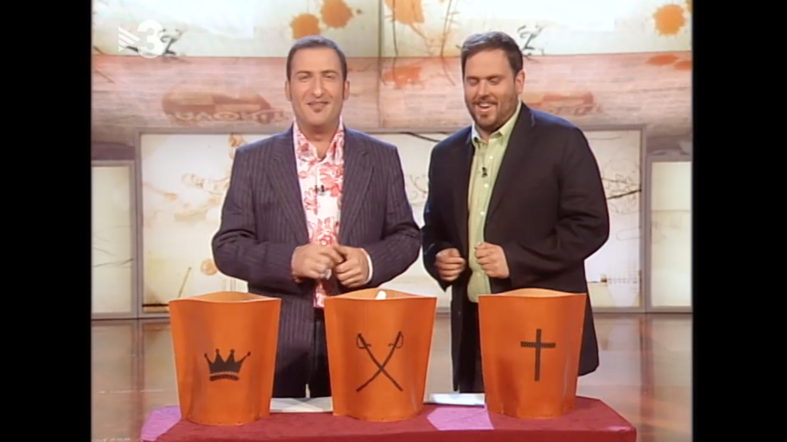 A moment from the program "El Favorit," with Toni Soler and Oriol Junqueres, in which the audience chose the most popular personality in the history of Catalonia.