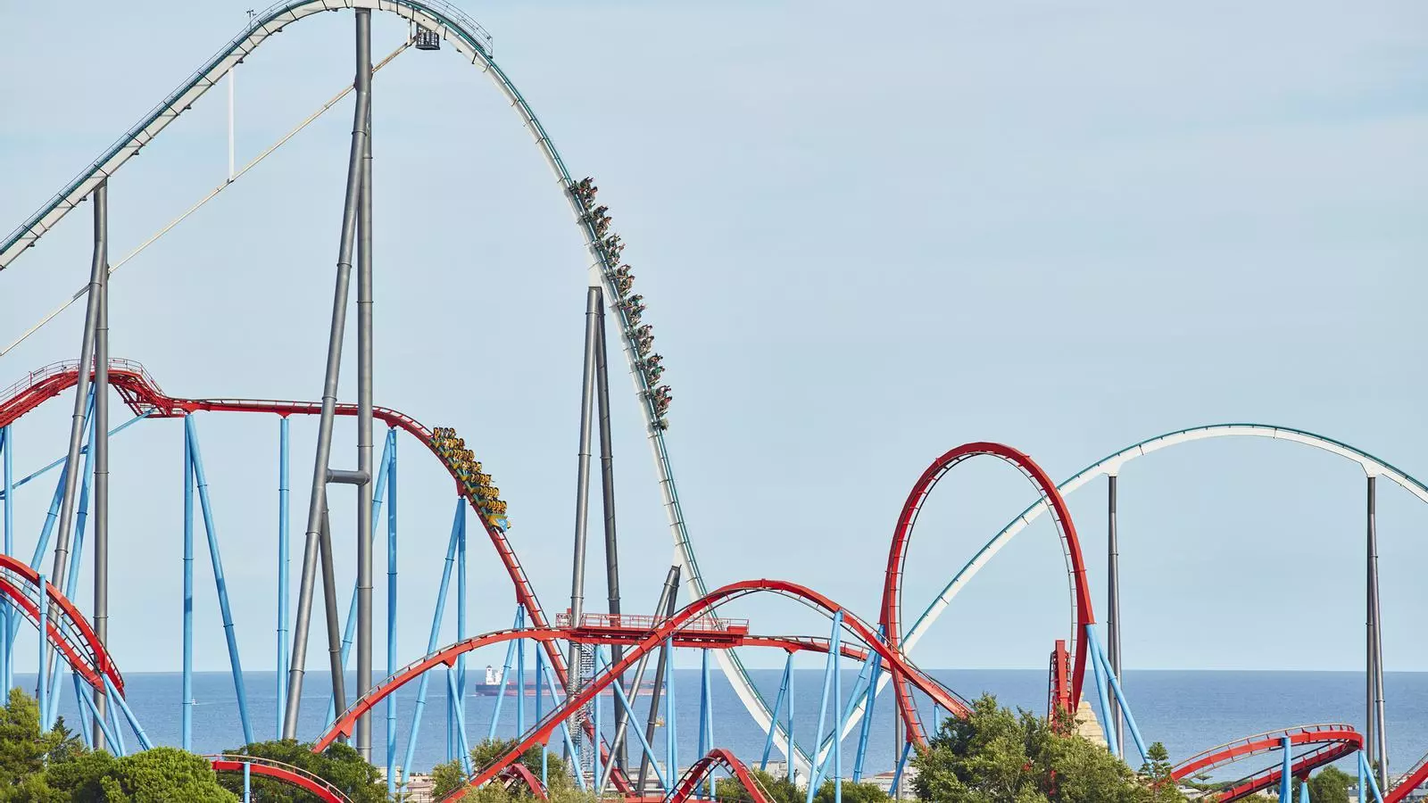 Port Aventura és el primer destí d’oci del mediterrani, té 25 anys i el 2019 va rebre 90 milions de persones.