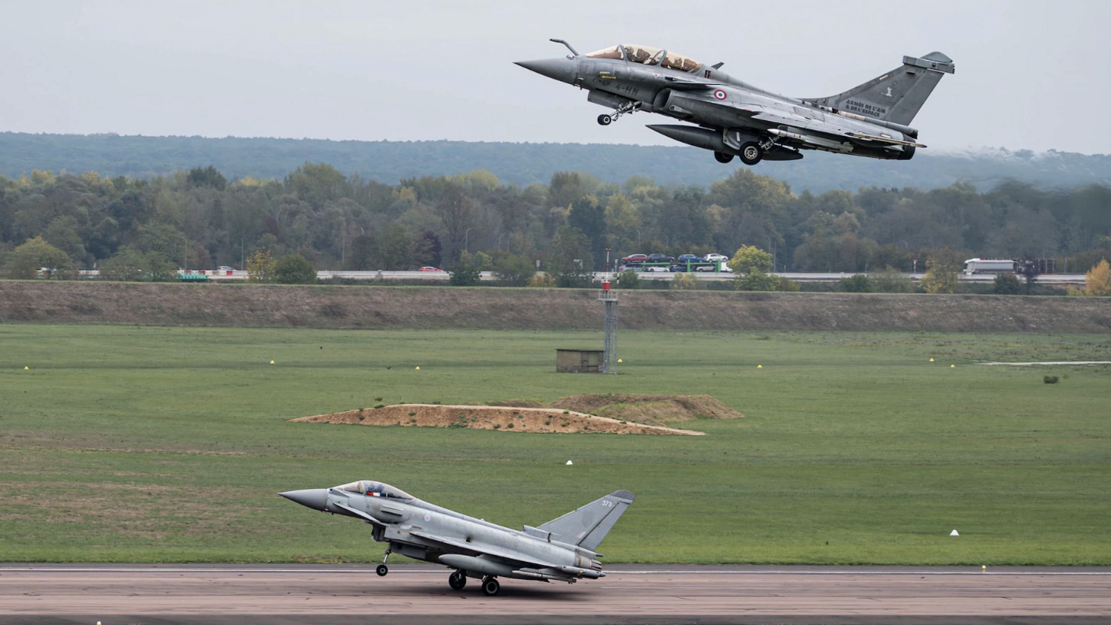 An image of the aerial exercises, provided by the Ministry of Defense of the French Republic.