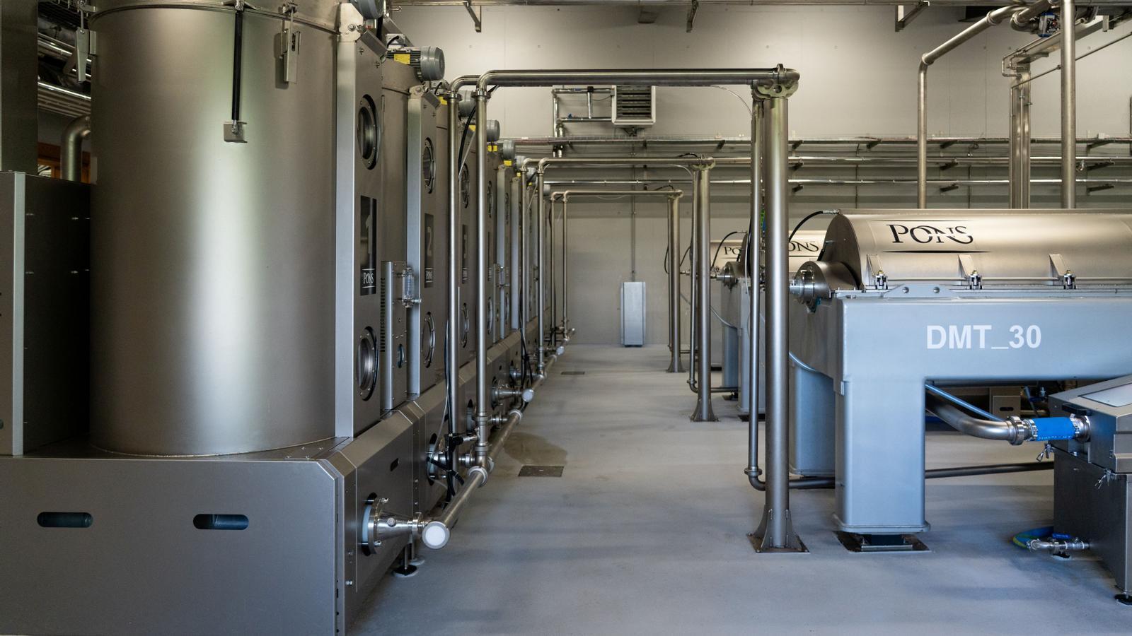 Inside the new oil mill of the Pons Group.