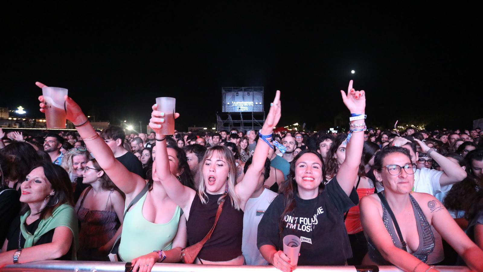 The vast majority of festivals require you to buy cups.