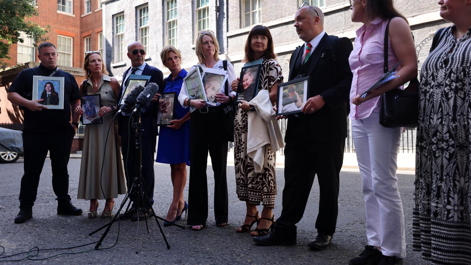 A group of mothers and fathers, today at Downing Street, after meeting with the prime minister, to ask him to act against social networks