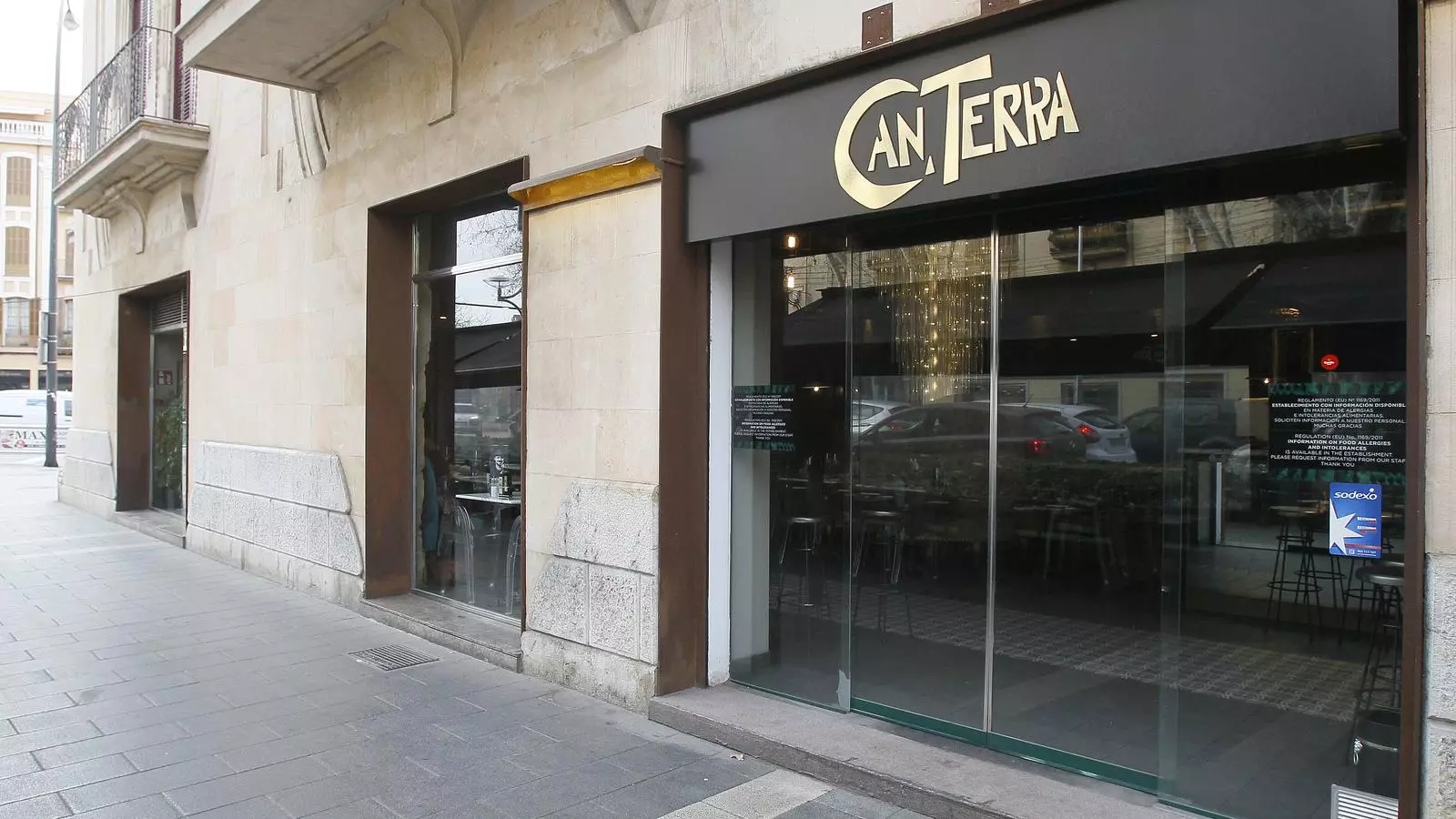 Un bar tancat per les restriccions del Govern