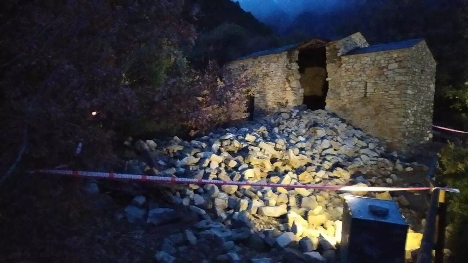Estat amb què ha quedat l'església de Sant Vicenç d'Enclar./ SFG