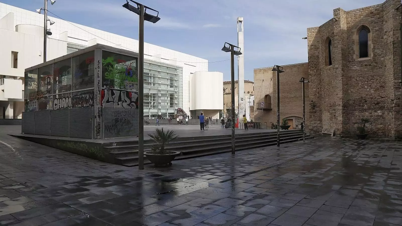 La Plaça dels Àngels, vista desde el punt on s'ubicarà el nou edifici. / FRANCESC MELCION