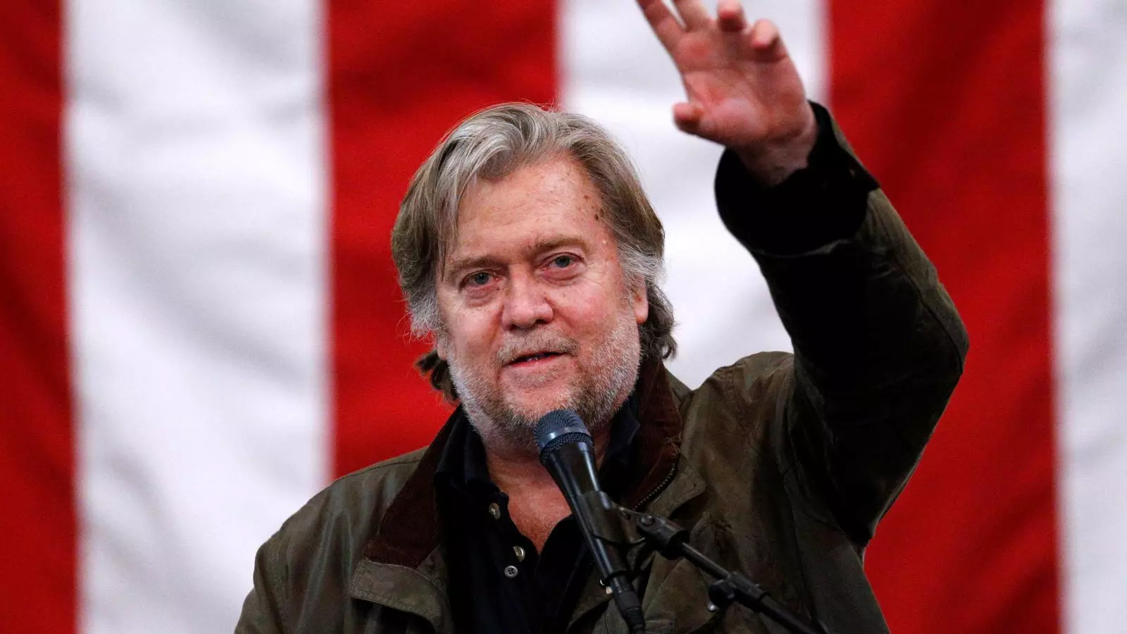 Steve Bannon durant la campanya del republicà Roy Moore per a les eleccions al Senat