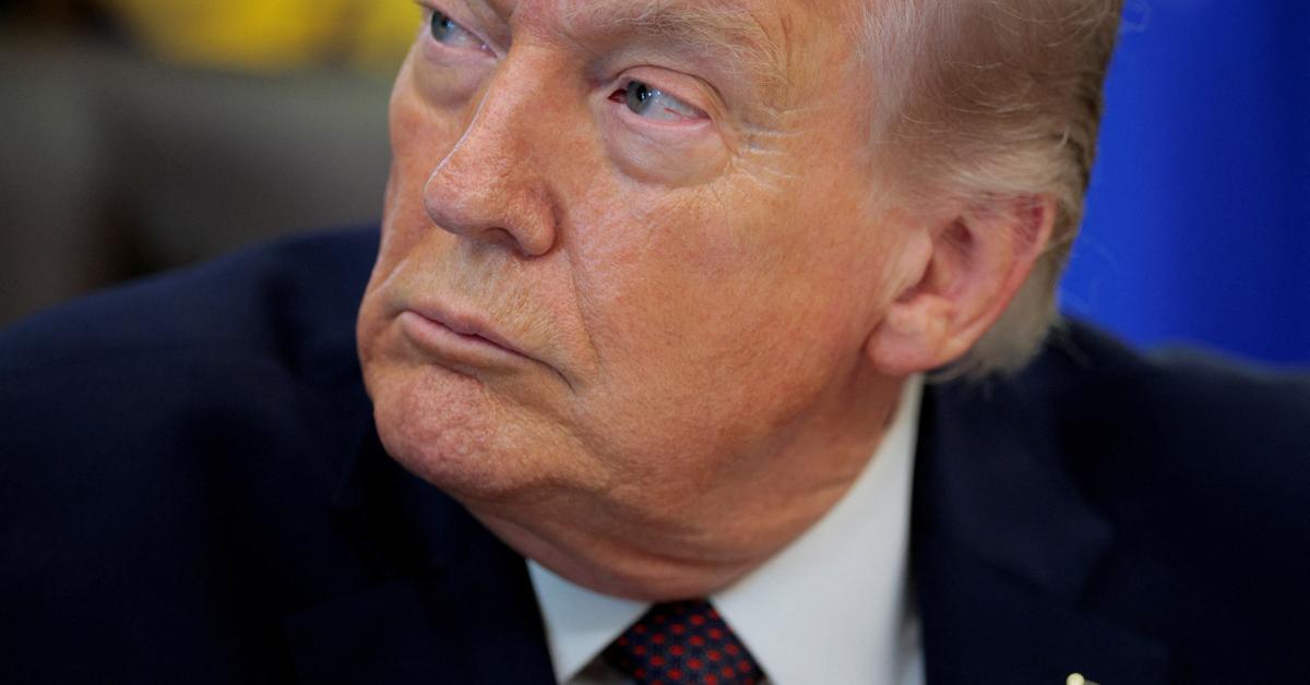 El president presenta al Congrés una partida d'1,5 bilions de dòlars per a defensa i una retallada de 73.000 milions en programes socials.

@Crespi_Antonia