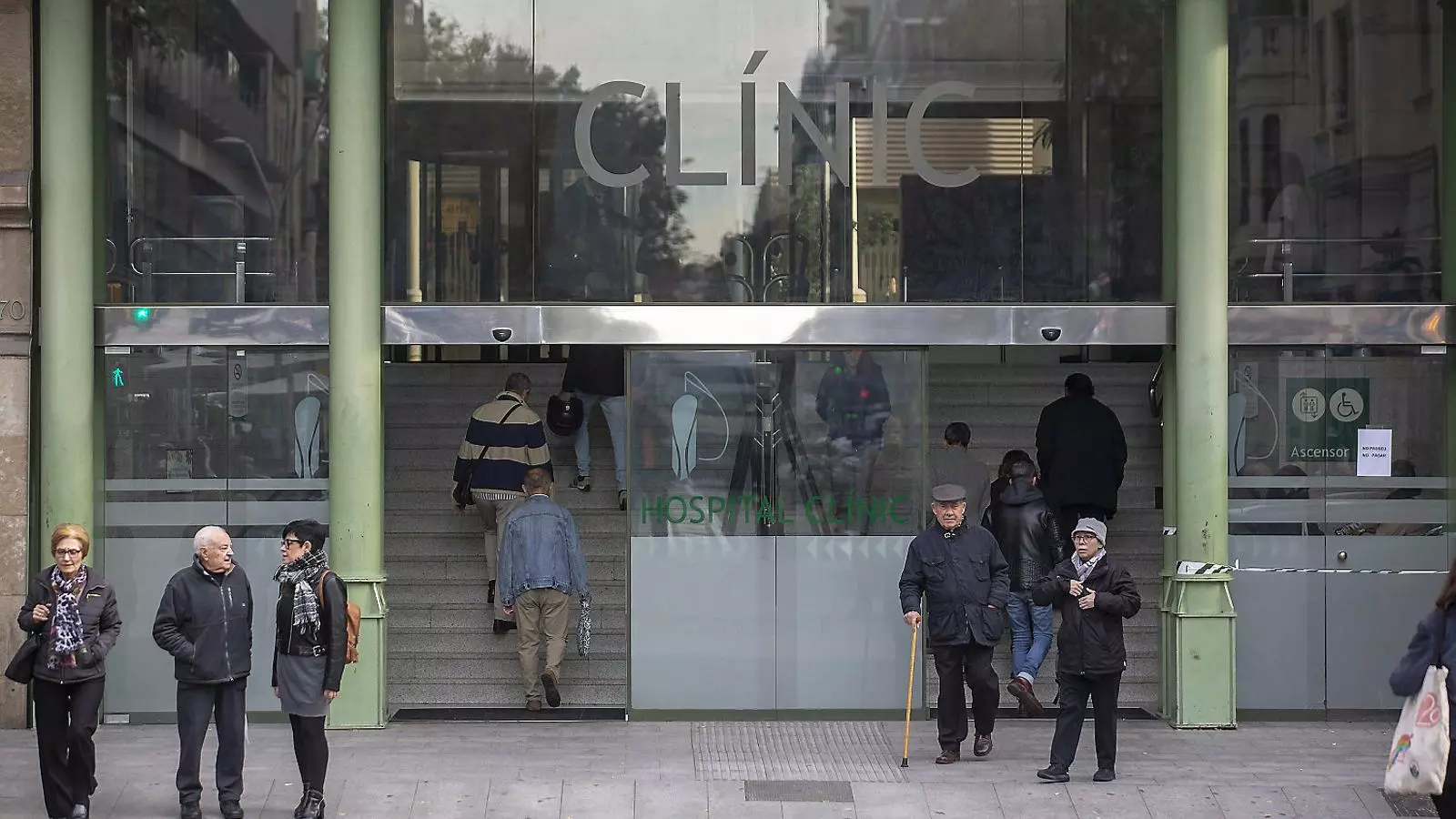 El Suprem va donar la raó a una empleada del Clínic que havia acumulat 242 contractes en vuit anys.