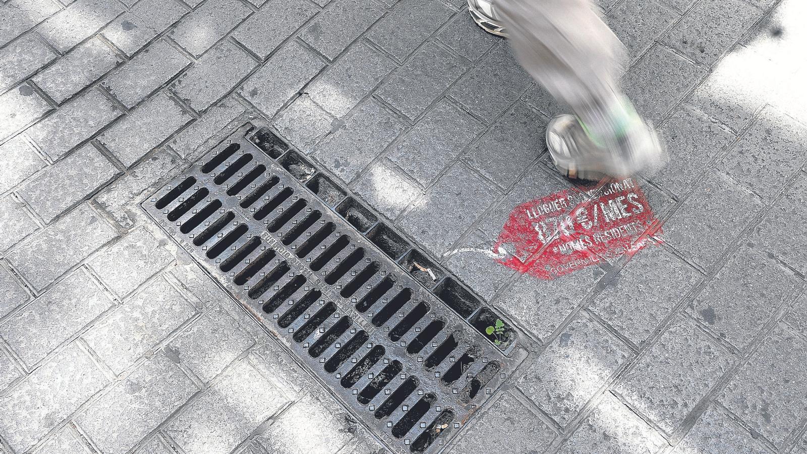 Sewer in front of Marivent