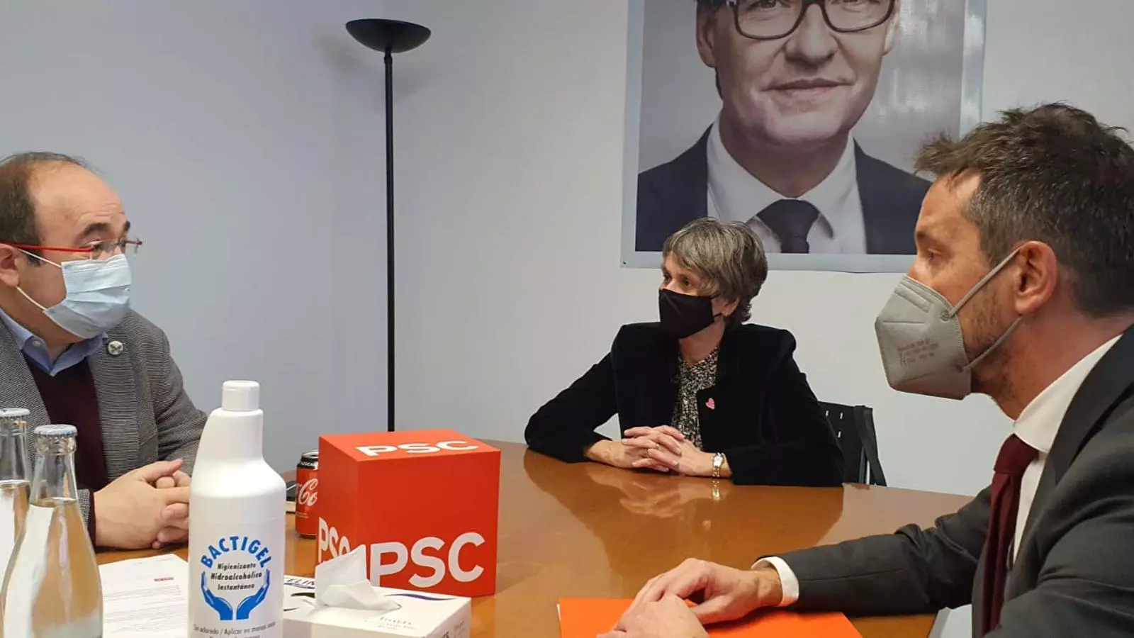 Un moment de la trobada entre Pere López, Susanna Vela i Miquel Iceta.