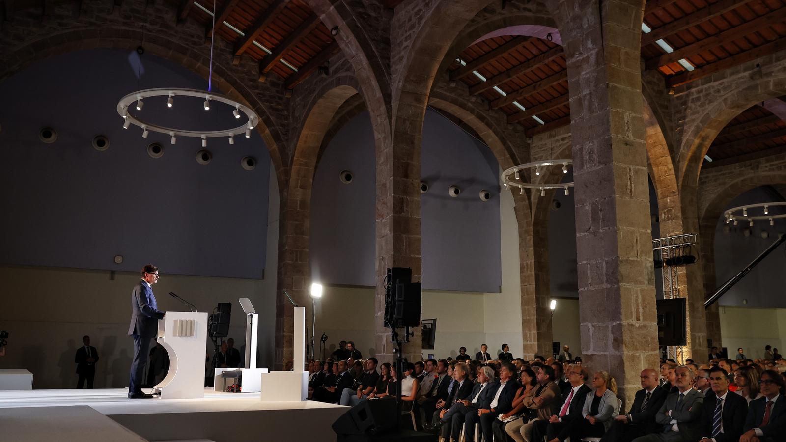 The president of the Generalitat, Salvador Illa, during the mid-term review conference "The future is here" at the Maritime Museum of Barcelona.