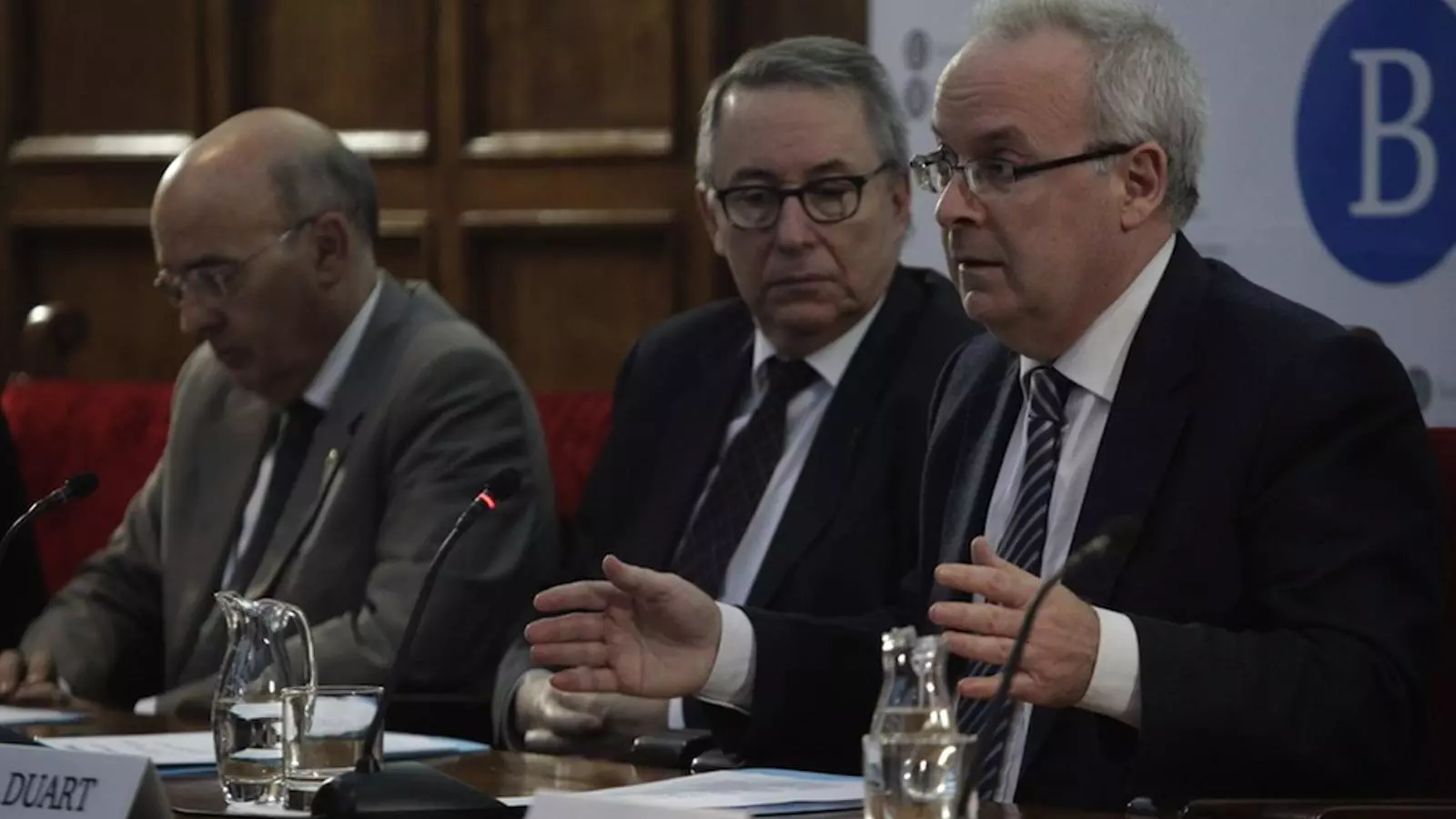 Ruiz, Ramírez i Duart, en l'entrega dels fons de La Marató / MANOLO GARCÍA