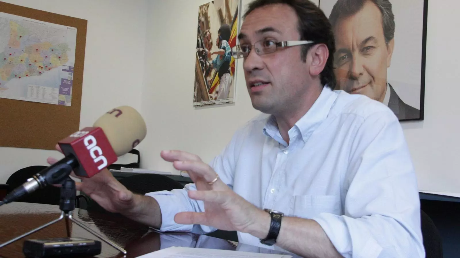 Josep Rull, durant l'entrevista amb l'ACN