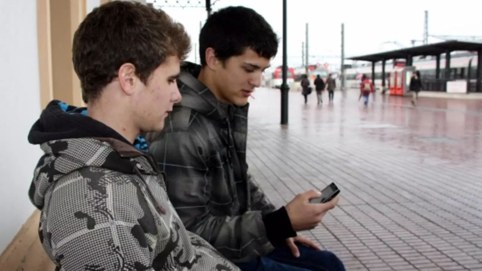 Vicens Rios (esquerra) i Albert Anguela (dreta), creadors de l'aplicació Notdor per a 'smartphones' amb Android / ACN