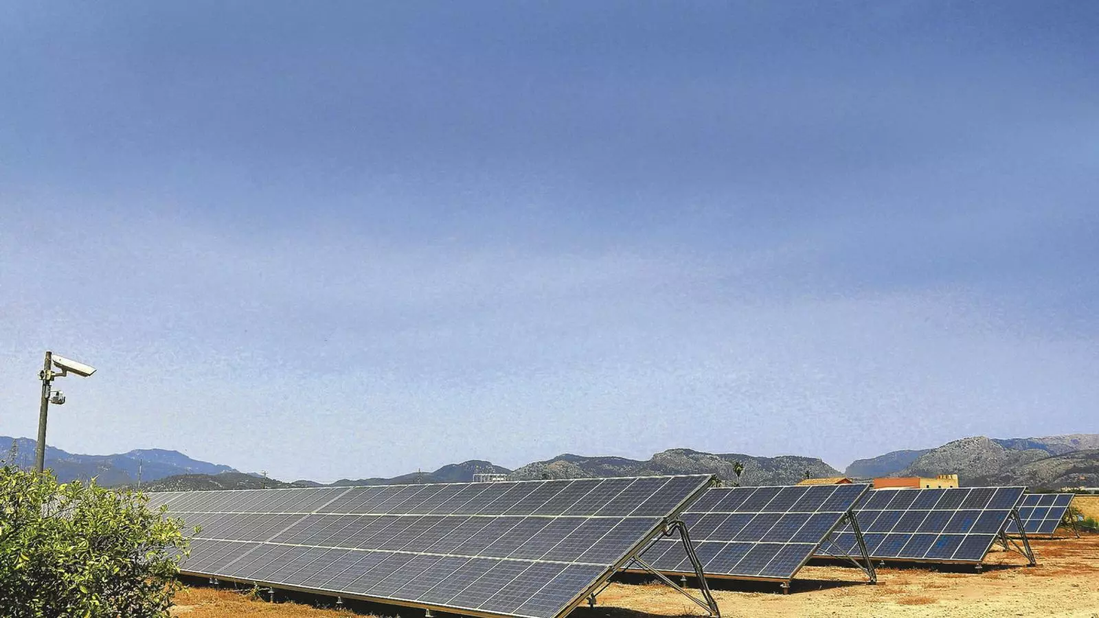 El Govern tramita 295 hectàrees de parcs fotovoltaics