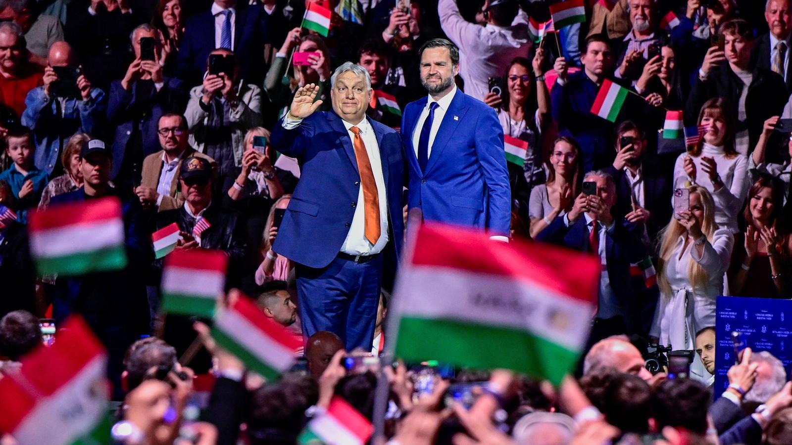 Hungarian Prime Minister Viktor Orbán and US Vice President J.D. Vance, this Tuesday at a Fidesz rally in Budapest.