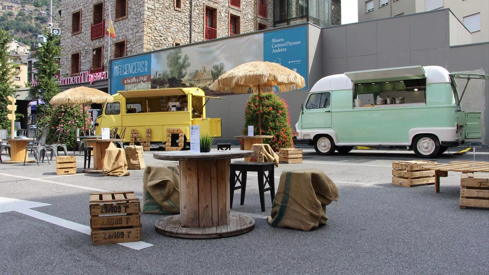 Algunes de les 'food-trucks' que es van instal·lar a Escaldes-Engordany en el marc del programa Sabors d'Estiu.