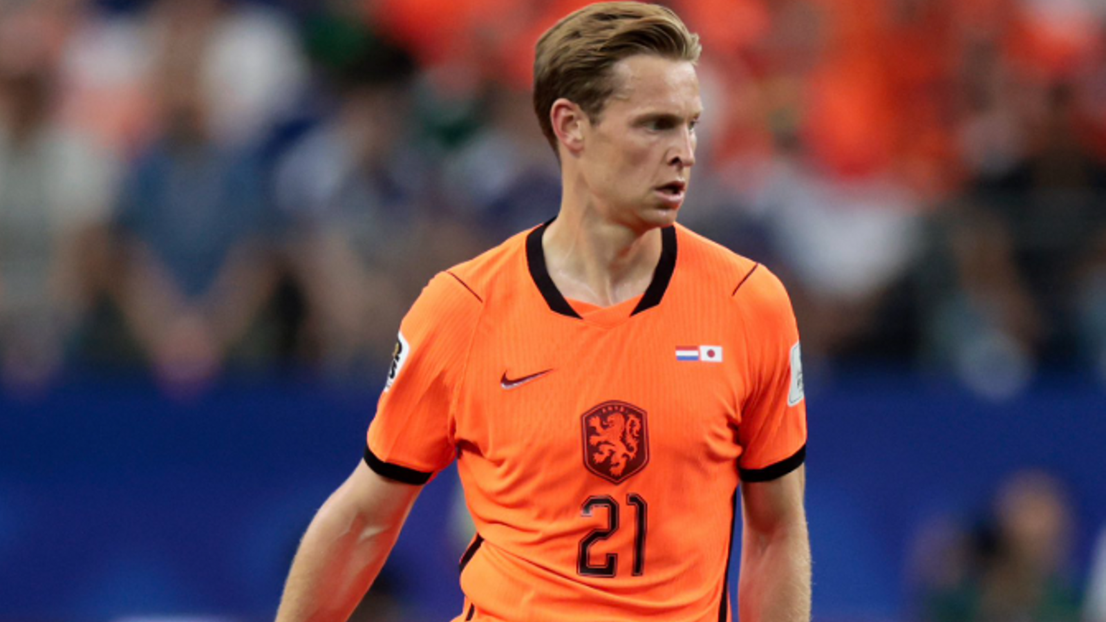 Frenkie de Jong playing a match with the Netherlands national team during the World Cup