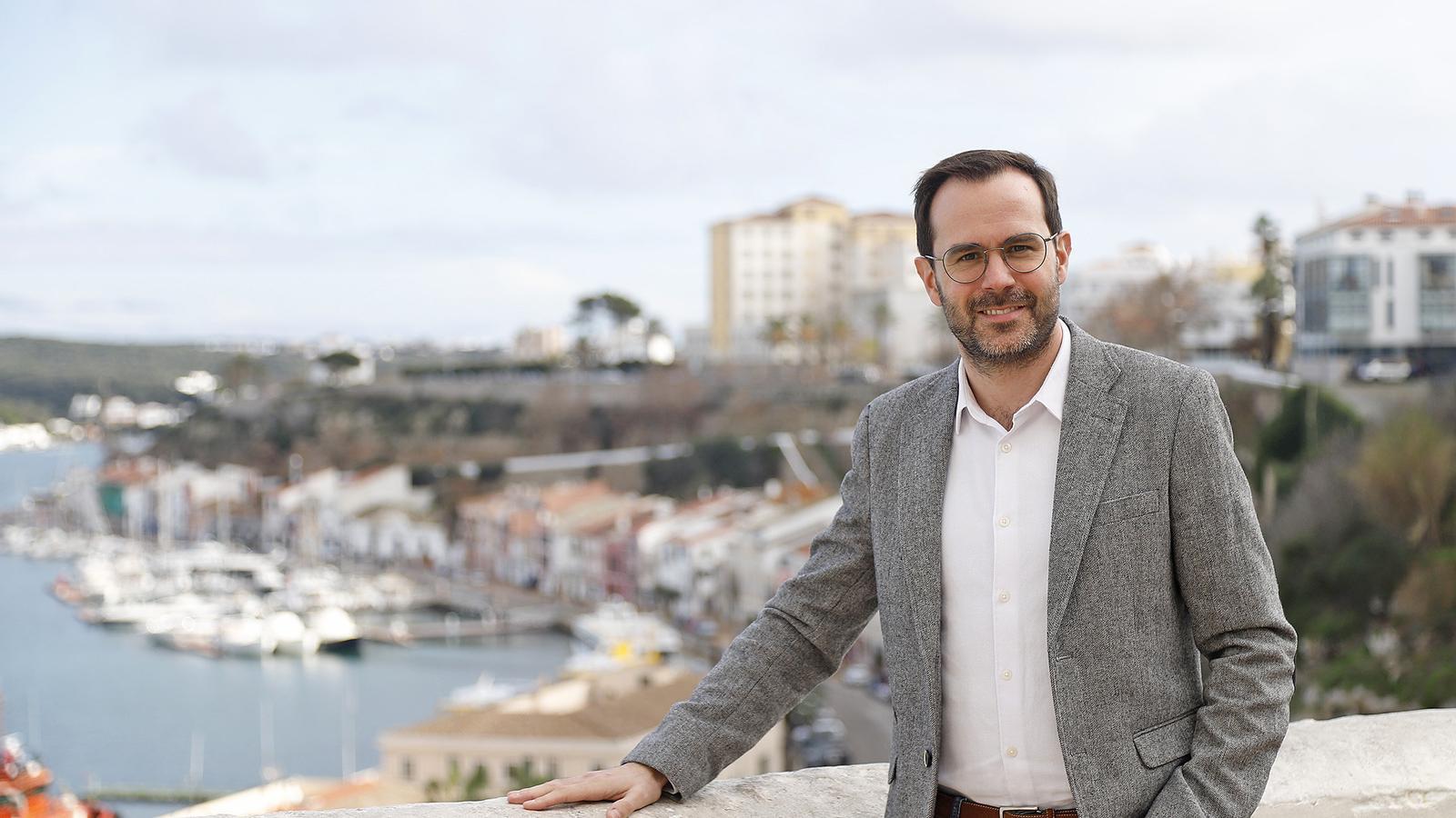Héctor Pons Riudavets, batle de Maó,