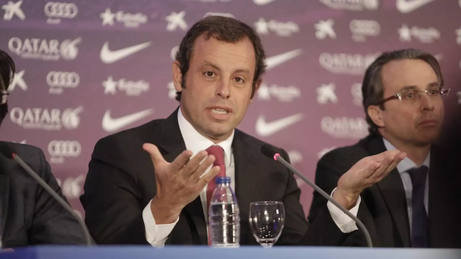 Sandro Rosell, durant la roda de premsa / MANOLO GARCÍA